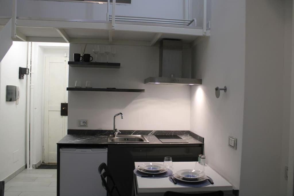 Piccolo Loft A Due Passi Dal Castello Apartment Milan Bagian luar foto